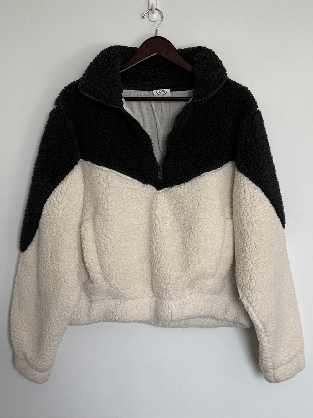 Two-Tone Sherpa Pullover Jacket in Black & Cream - Picture 8 of 15